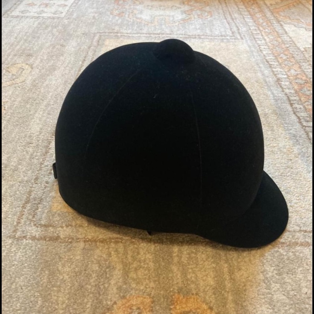 International Riding Helmet 7 3/8 black velvet